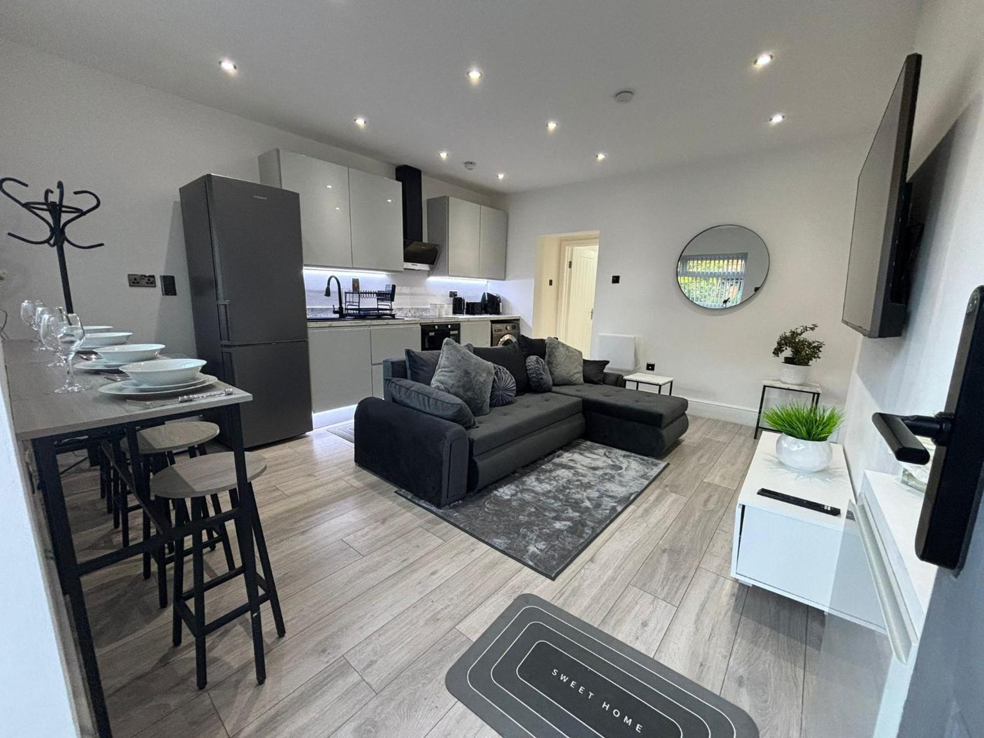 Westpoint Luxury Apartment Манчестер Номер фото